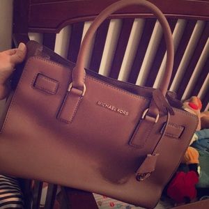 Michael Kors bag w/ matching wallet